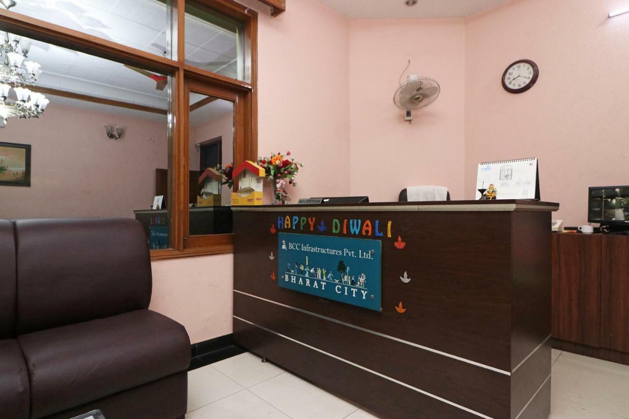 Oyo 24672 Bharat Guest House Δελχί Εξωτερικό φωτογραφία