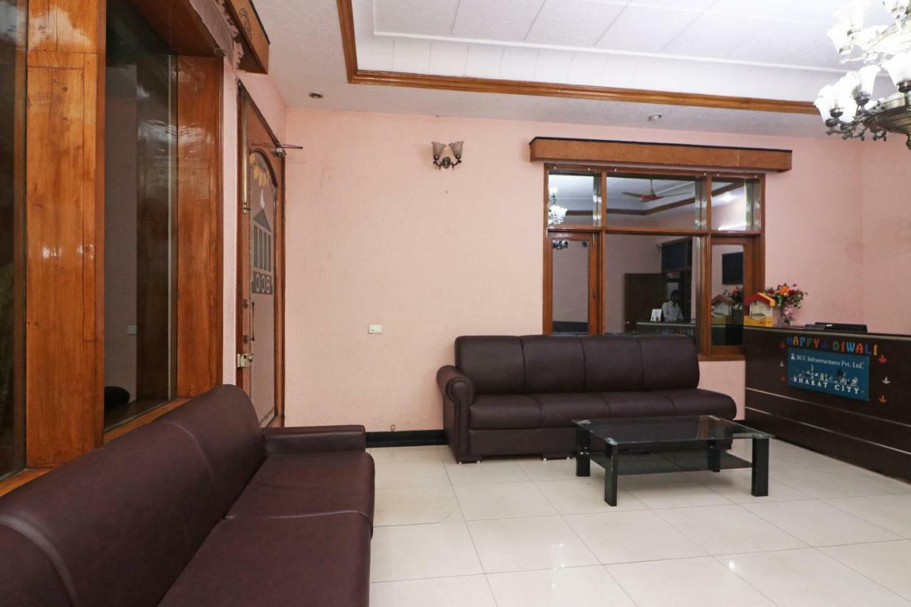 Oyo 24672 Bharat Guest House Δελχί Εξωτερικό φωτογραφία
