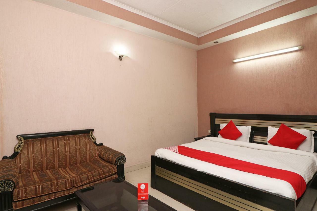 Oyo 24672 Bharat Guest House Δελχί Εξωτερικό φωτογραφία