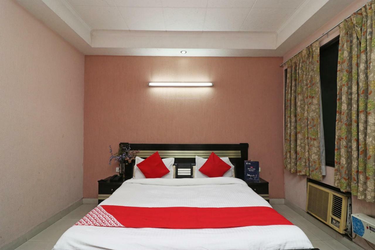 Oyo 24672 Bharat Guest House Δελχί Εξωτερικό φωτογραφία
