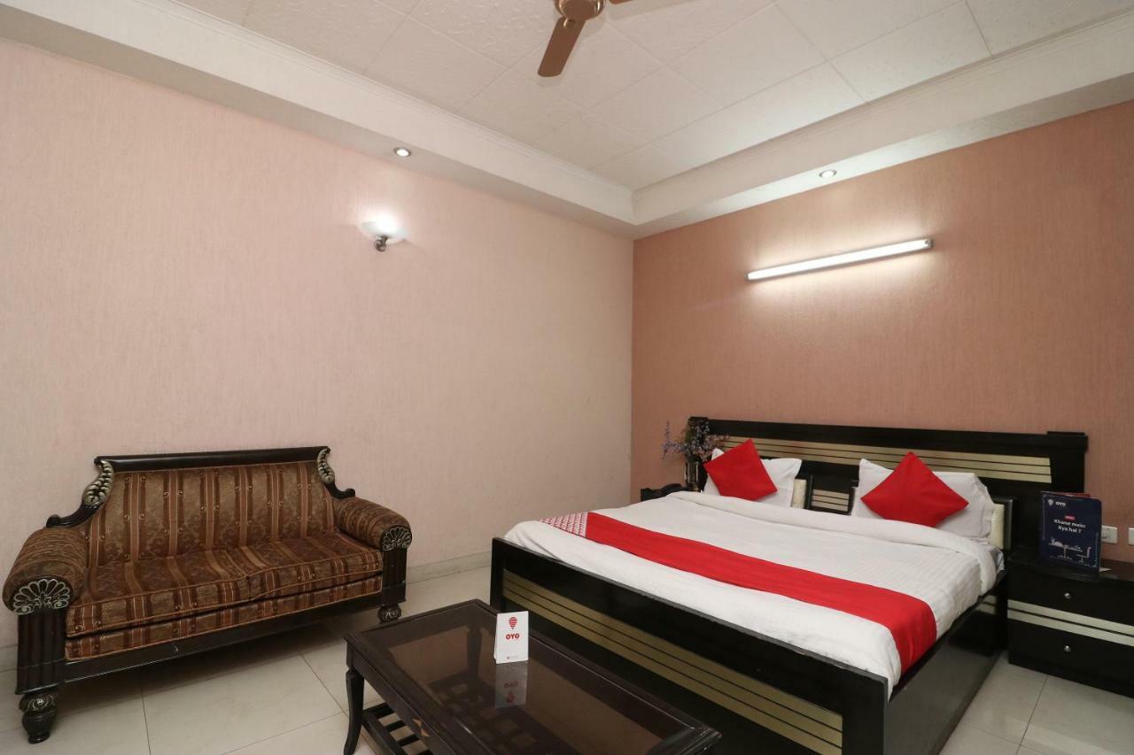 Oyo 24672 Bharat Guest House Δελχί Εξωτερικό φωτογραφία