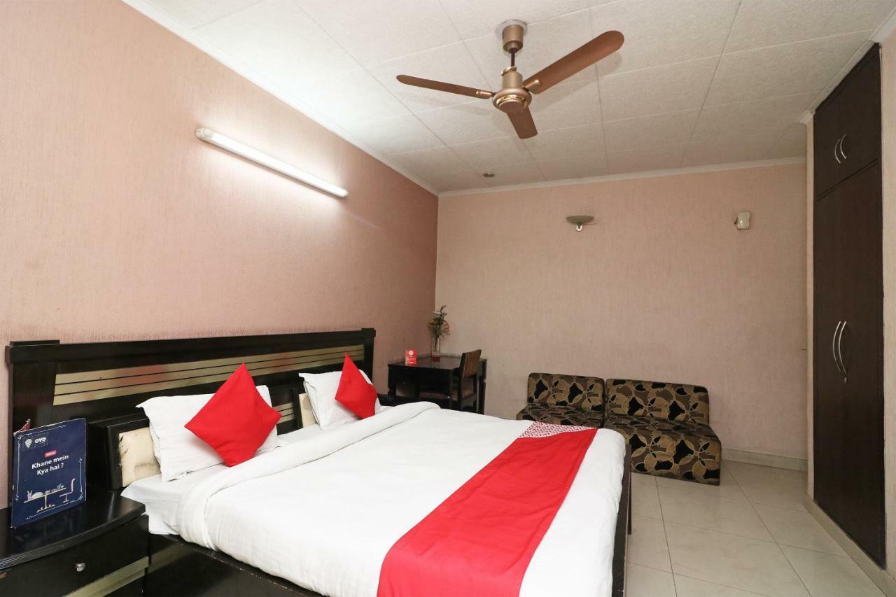 Oyo 24672 Bharat Guest House Δελχί Εξωτερικό φωτογραφία