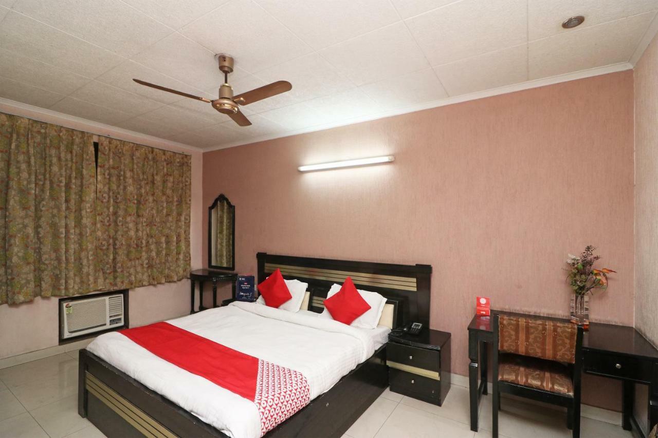 Oyo 24672 Bharat Guest House Δελχί Εξωτερικό φωτογραφία